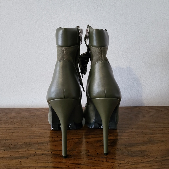 ⭐️NWOT⭐️ Steve Madden Fearless Corset Booties - Picture 5 of 9